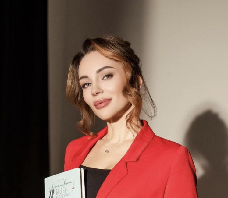 Анна Брежнева